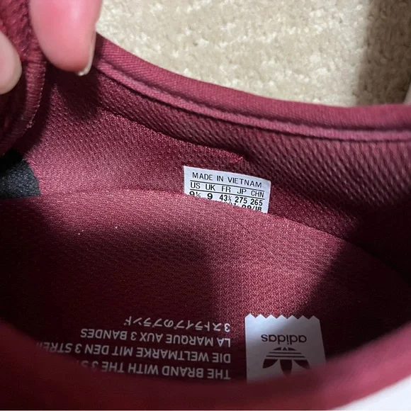 Adidas Shoes, sz 9.5 - Picture 4 of 5